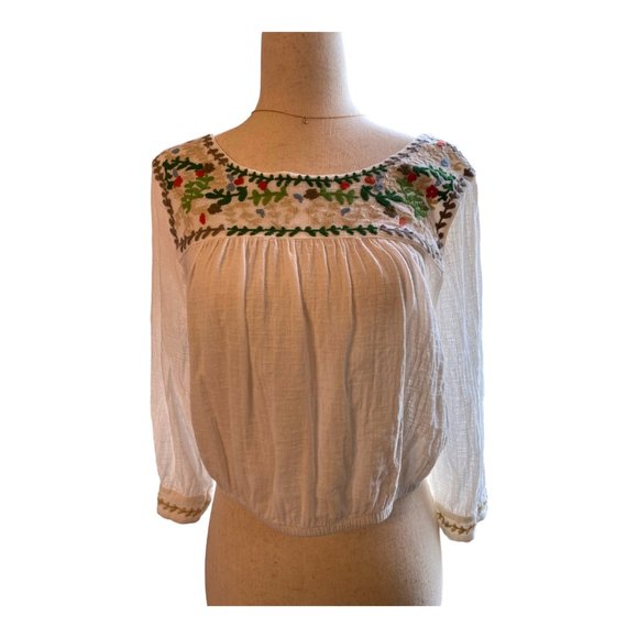 Chelsea & Violet Tops - 100% Cotton Embroidered Ivory & Green Cropp Boho Top - Chelsea & Violet - Size M